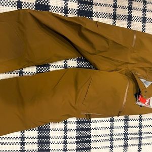 New Men’s Arc’teryx Sabre ski pants